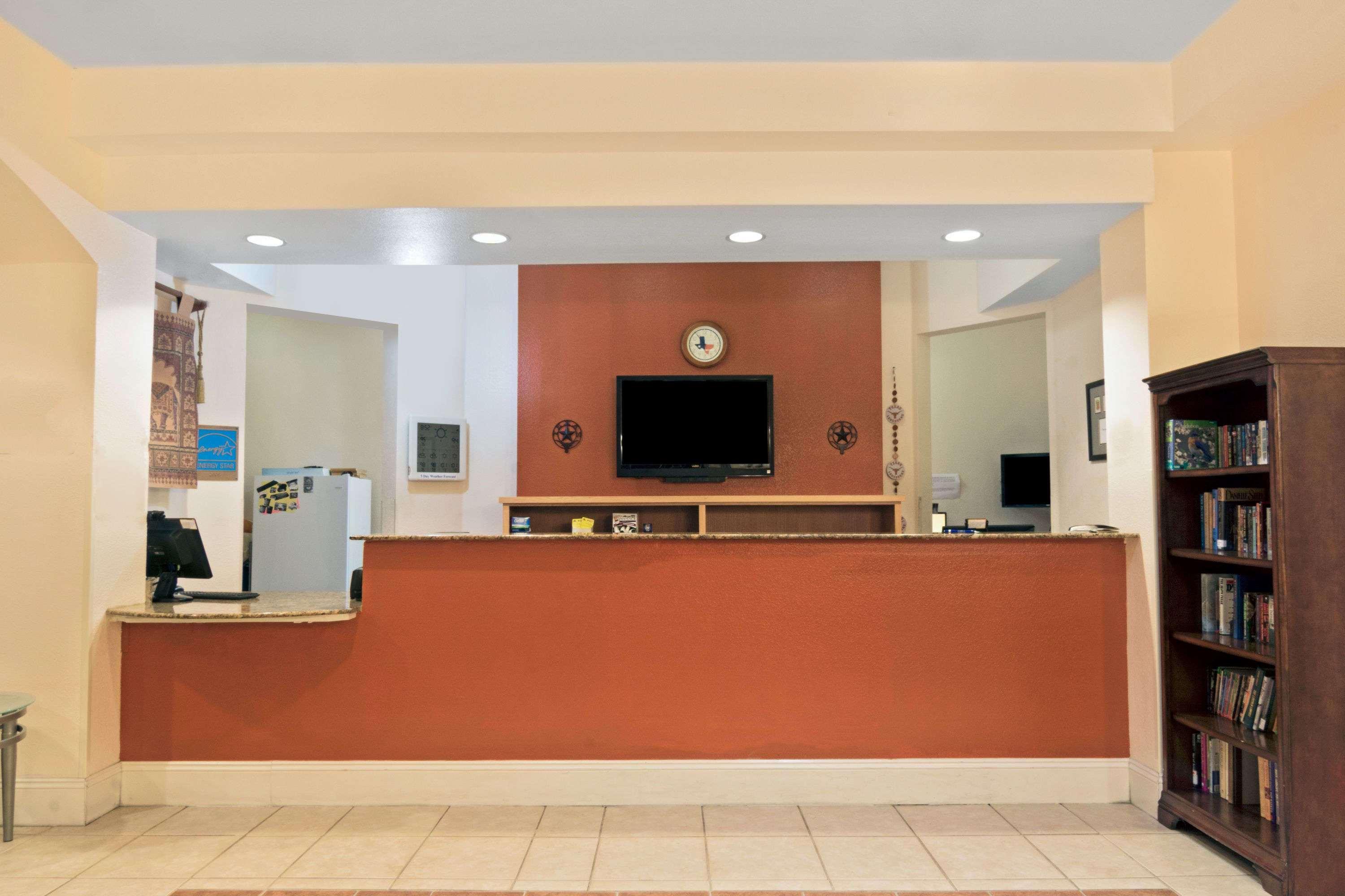 Super 8 By Wyndham Austin/Airport South Exterior foto