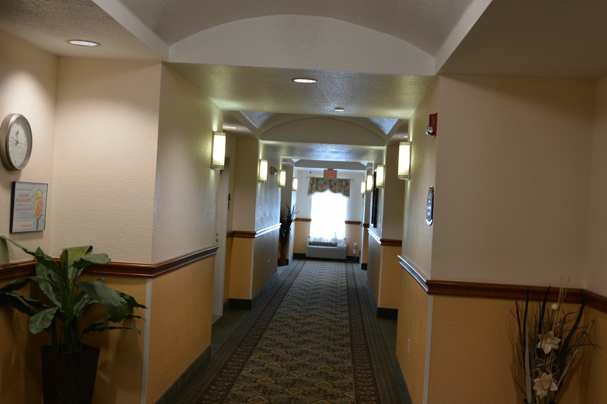 Super 8 By Wyndham Austin/Airport South Exterior foto