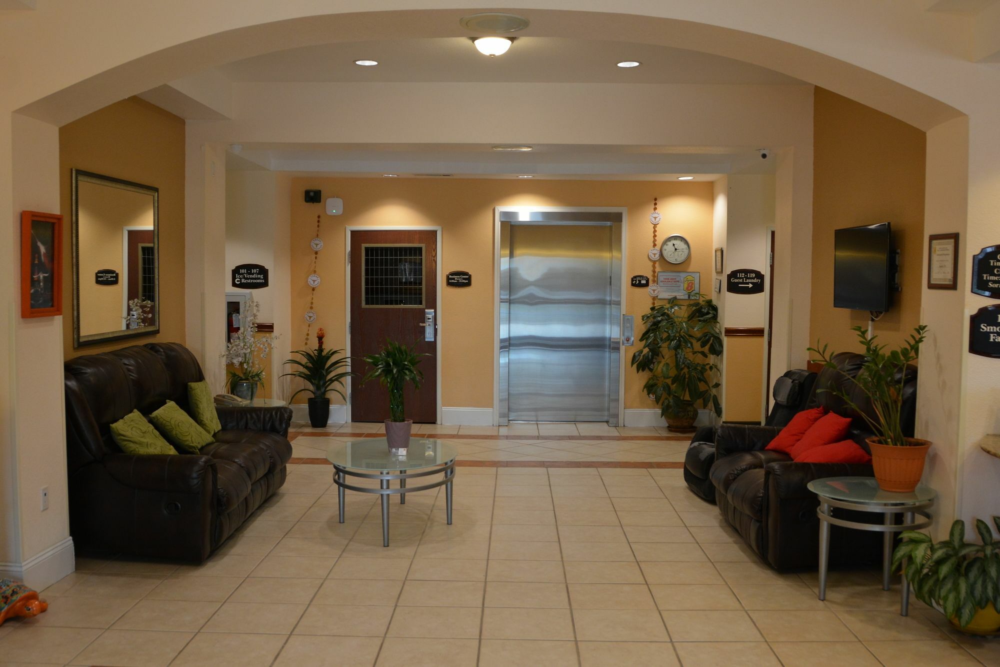 Super 8 By Wyndham Austin/Airport South Exterior foto