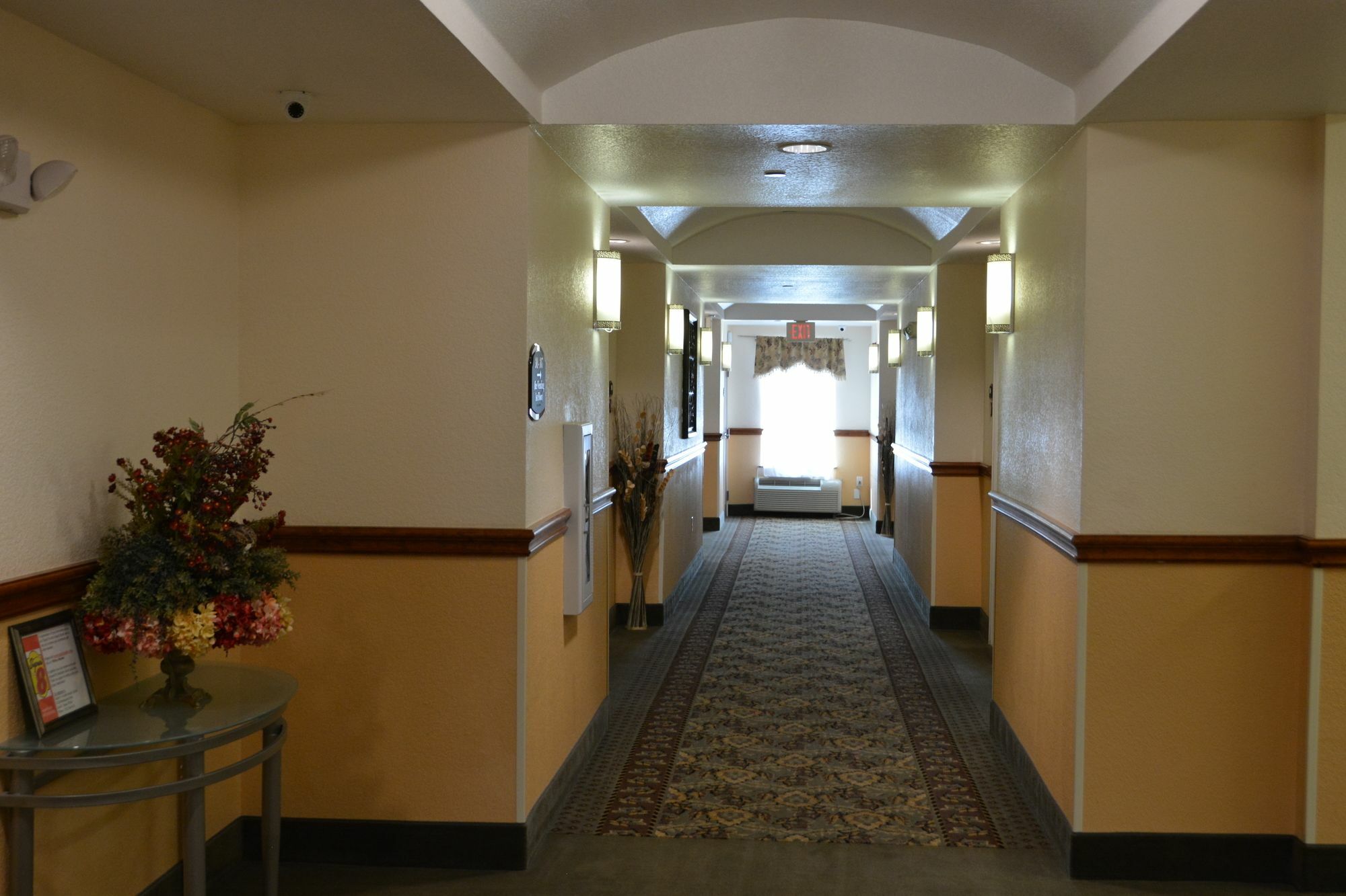 Super 8 By Wyndham Austin/Airport South Exterior foto