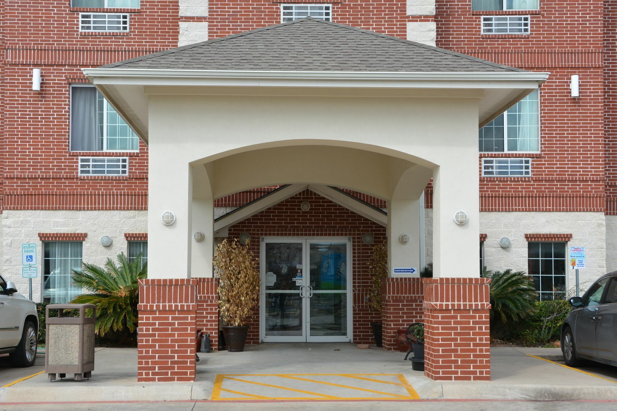 Super 8 By Wyndham Austin/Airport South Exterior foto