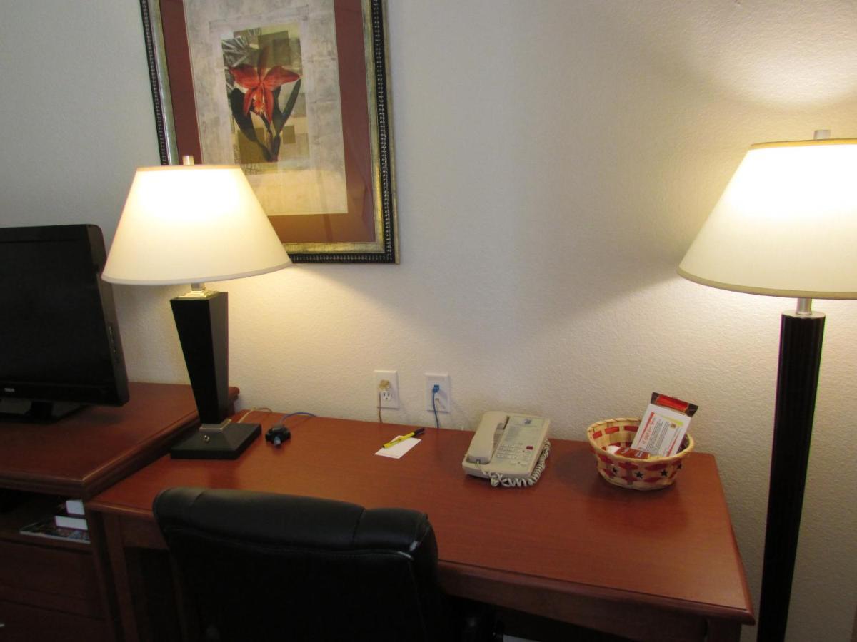 Super 8 By Wyndham Austin/Airport South Quarto foto